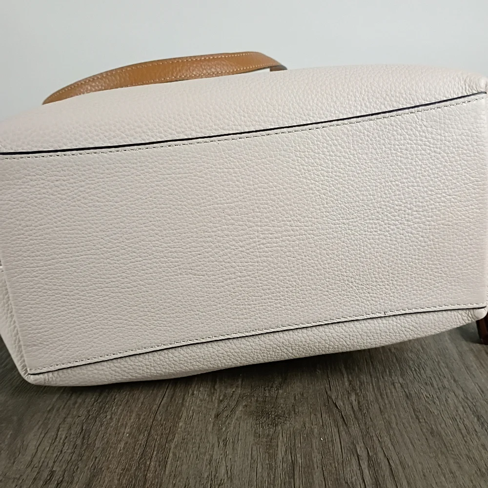Coach Andy Tote W/Horse & Carriage Logo With Pebbled Leather In Chalk NWT - Picture 9 of 14